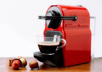 Nespresso Inissia C40 in red