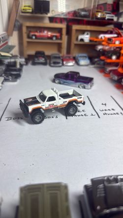 Hotwheel 1/64 scale power wagon