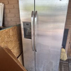 GE Refrigerator 