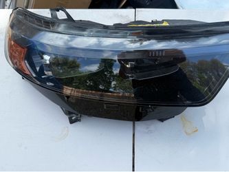 2020 -2024 Ford Explorer Headlight Right W/Module