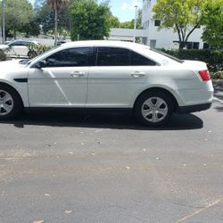 2014. Ford  Taurus  AWD. Police 