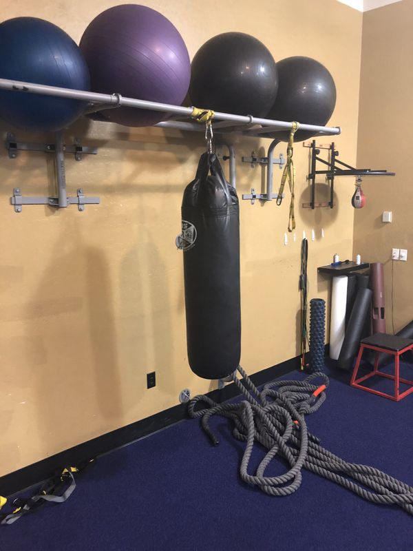 Wall mounted TRX rack w/ heavy bag for Sale in Phoenix, AZ OfferUp