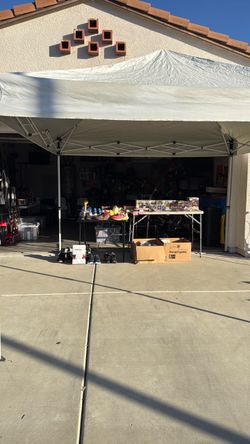 Garage Sale / 521 Caper Drive in Brentwood / 8am-3pm