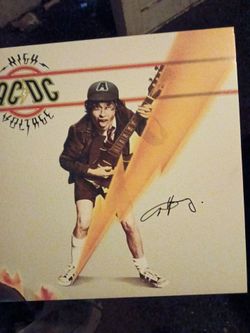 Angus Young signed vinyl record album ac DC high voltage