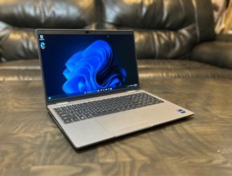 DELL Precision 3580 15.6” inches Core i7 13th gen 16GB RAM 512GB SSD RTX A500 4GB GPU Full HD 1080p Windows 11 laptop computer