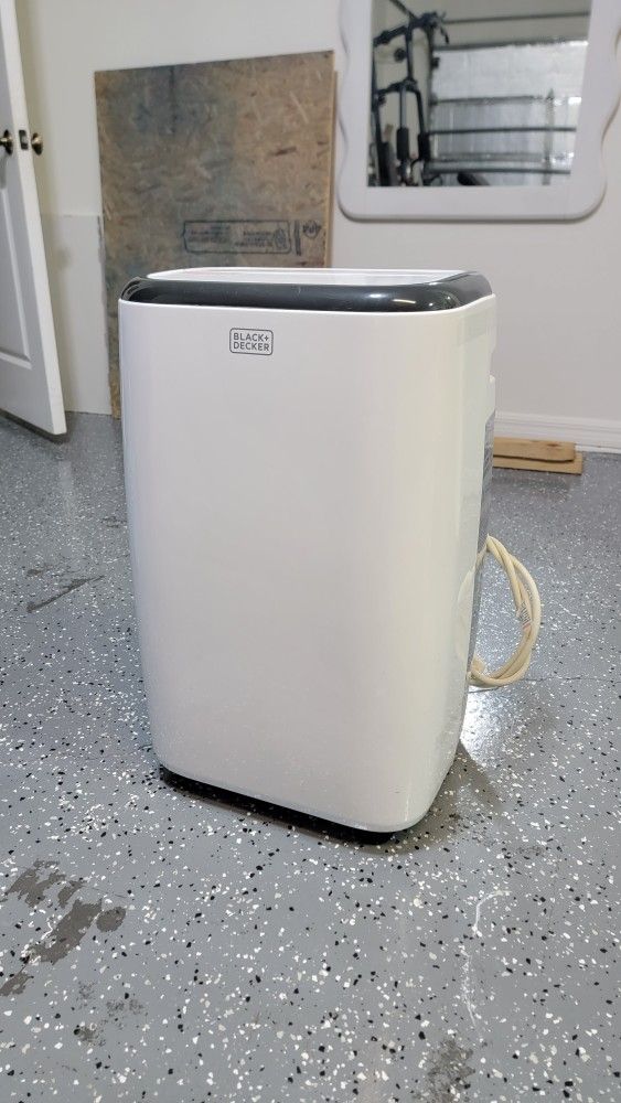 Portable AC BLACK+DECKER BPP10HWTB 10,000 BTU Cooling, 11,500 BTU Heating (ASHRAE 128) 14,000 BTU Cooling (ASHRAE 128)