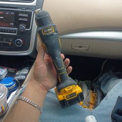 DeWalt Atomic Oscillating Multitool/5 Ah Battery 