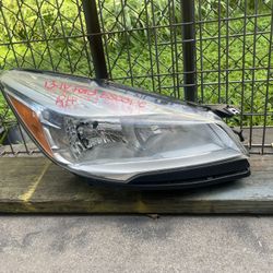 2013-2016 Ford Escape Headlight Passenger side USED