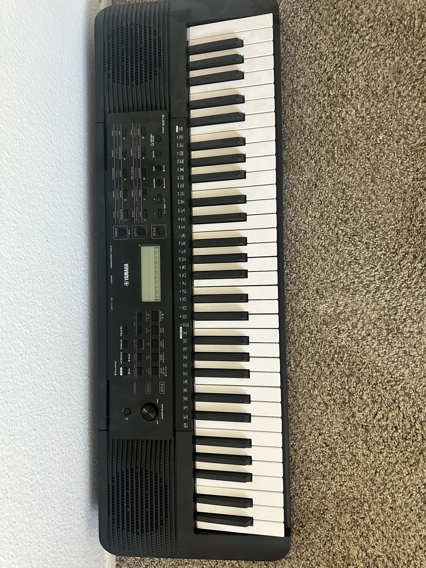 Yamaha Keyboard With Stand Perfect Condition 