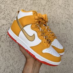 Nike Dunk High University Gold Size 6 Woman