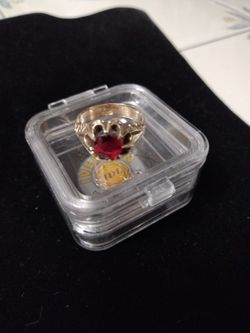 Vtg 10k Gold Garnet Ring
