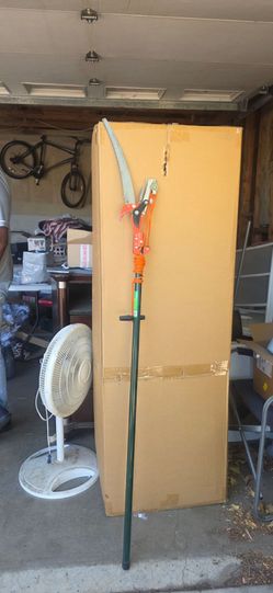 Long Reach Pole Pruner with Saw
