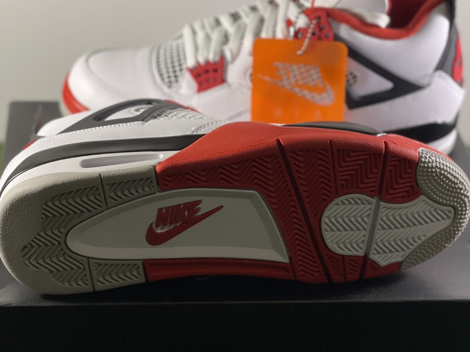 Jordan 4 Fire Red (2020)