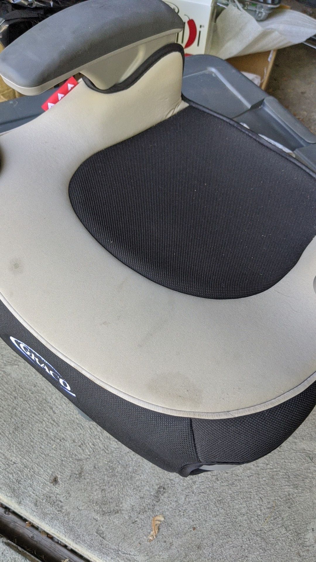 Graco booster seat with cup holders