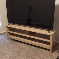 65in UHD Sceptre Flat Screen