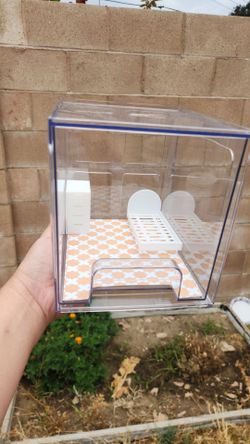 Dollhouse with 2 furnitures