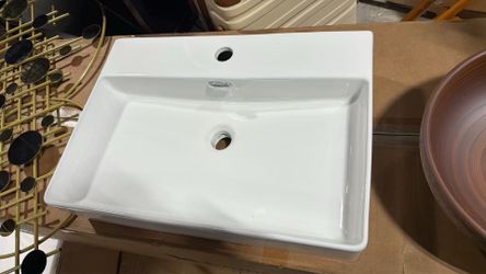 ❤️‍🔥 Reims Ceramic 24 -in Wall-mount Rectangular Modern Glossy White Bathroom Sink$50