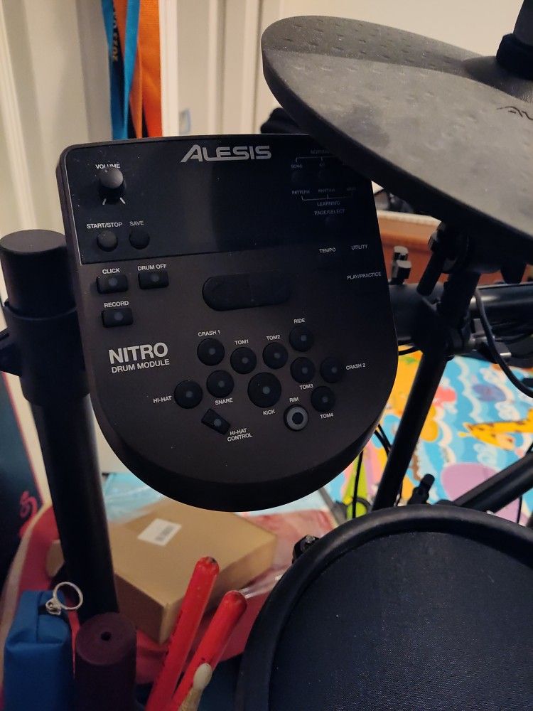 Alesis Nitro Mesh Drum Kit