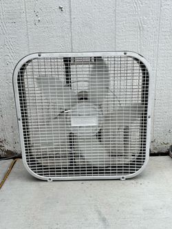 🔥Holmes 20” Box Fan – Works Grea