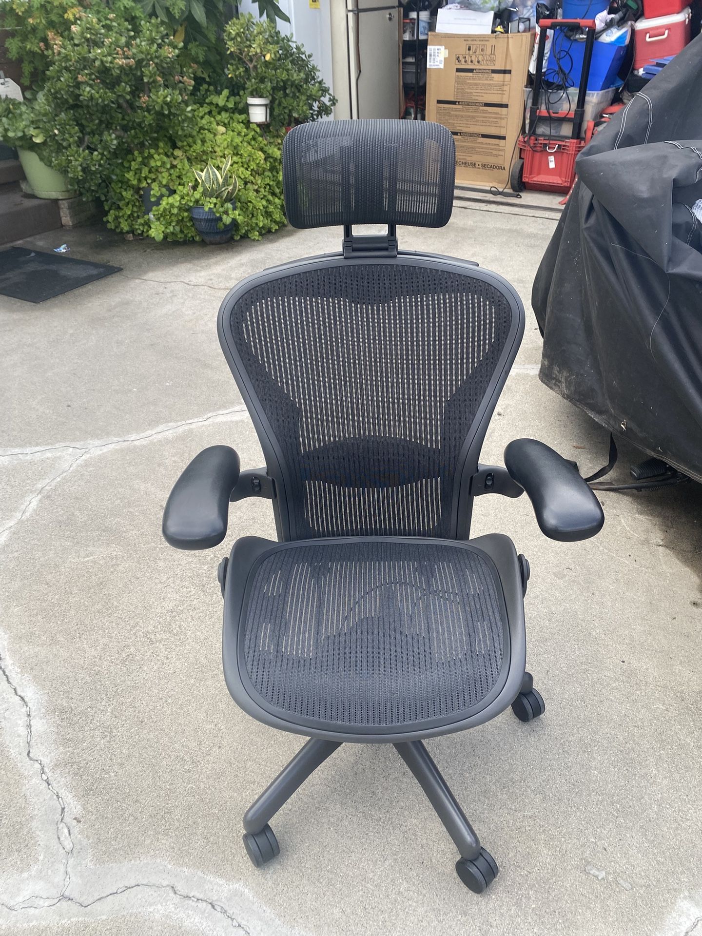 Excellent Condition Fully Loaded Herman Miller Aeron Office Chairs