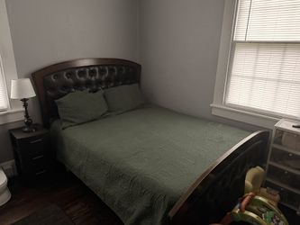 Queen Bed ,headboard Footboard And Rails