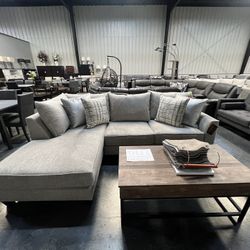 Small Sectional w/ chaise 