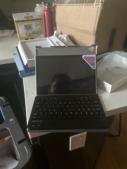 Winnovo K19 Tablet with Keyboard Case
