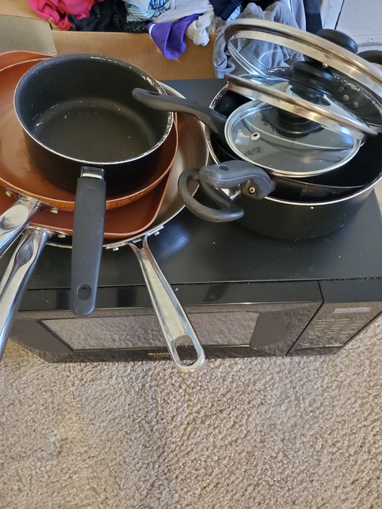 Free set of pans