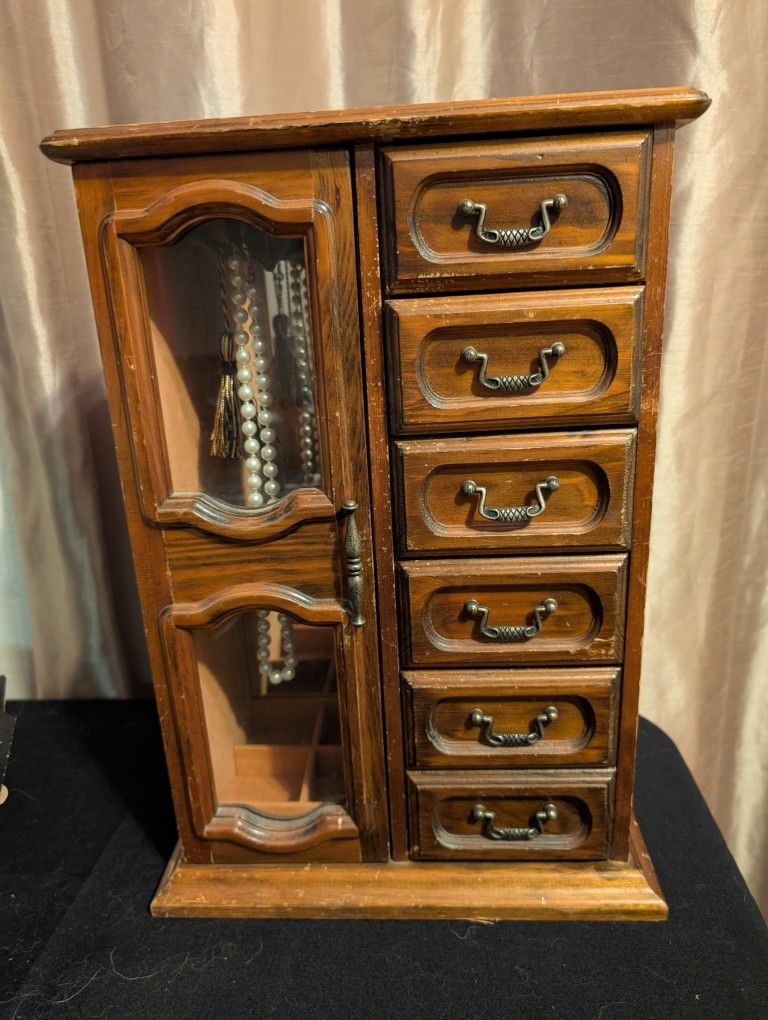 Musical Jewelry Box