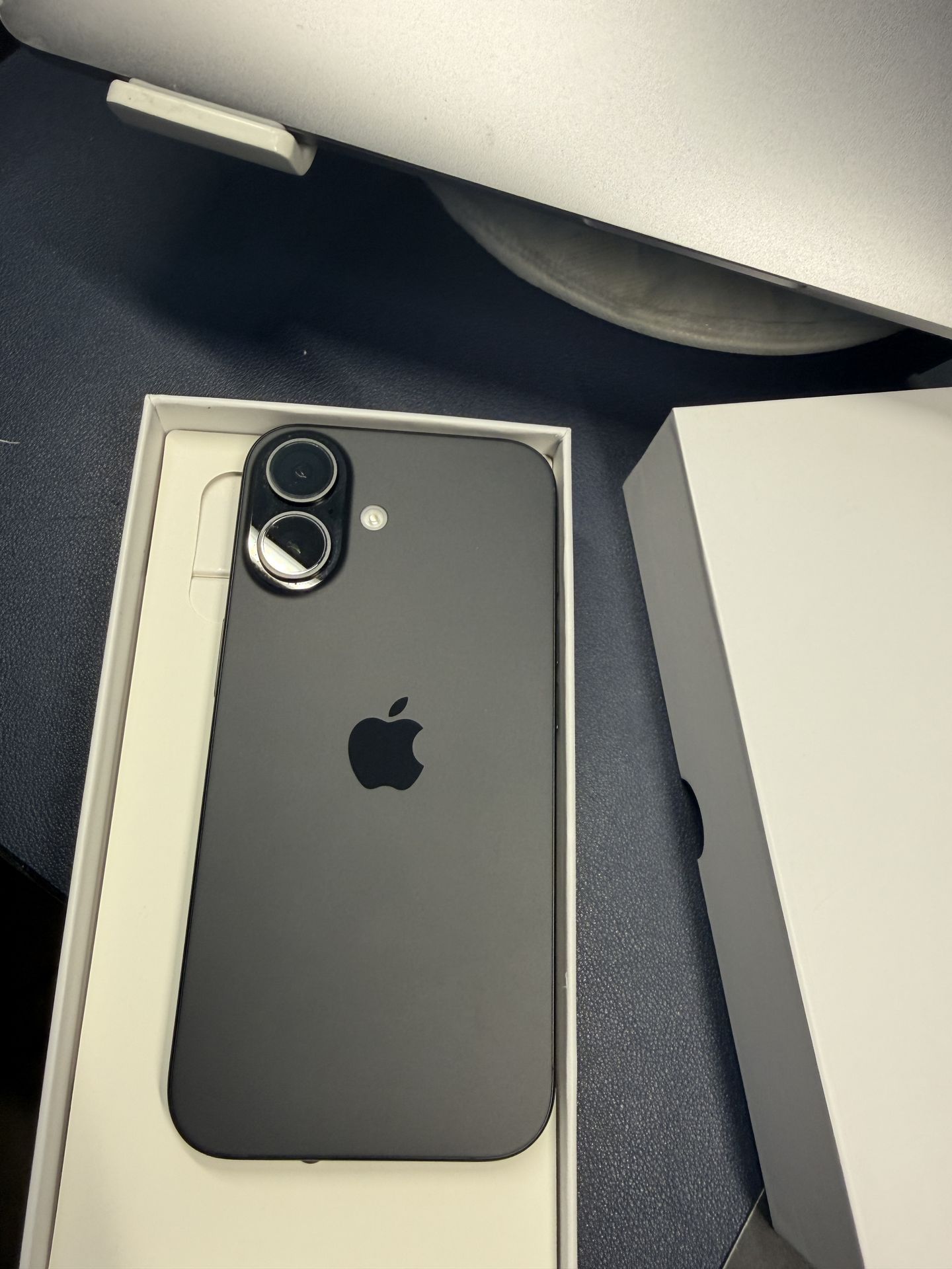 Iphone 16 128GB unlocked any carrier