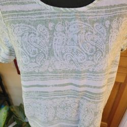 Lucy & Laurel Paisley Lightweight Top