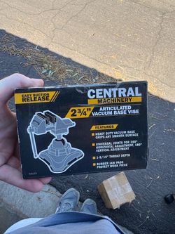 Central Machinery 2¾" Articulated Vacuum Base Vise