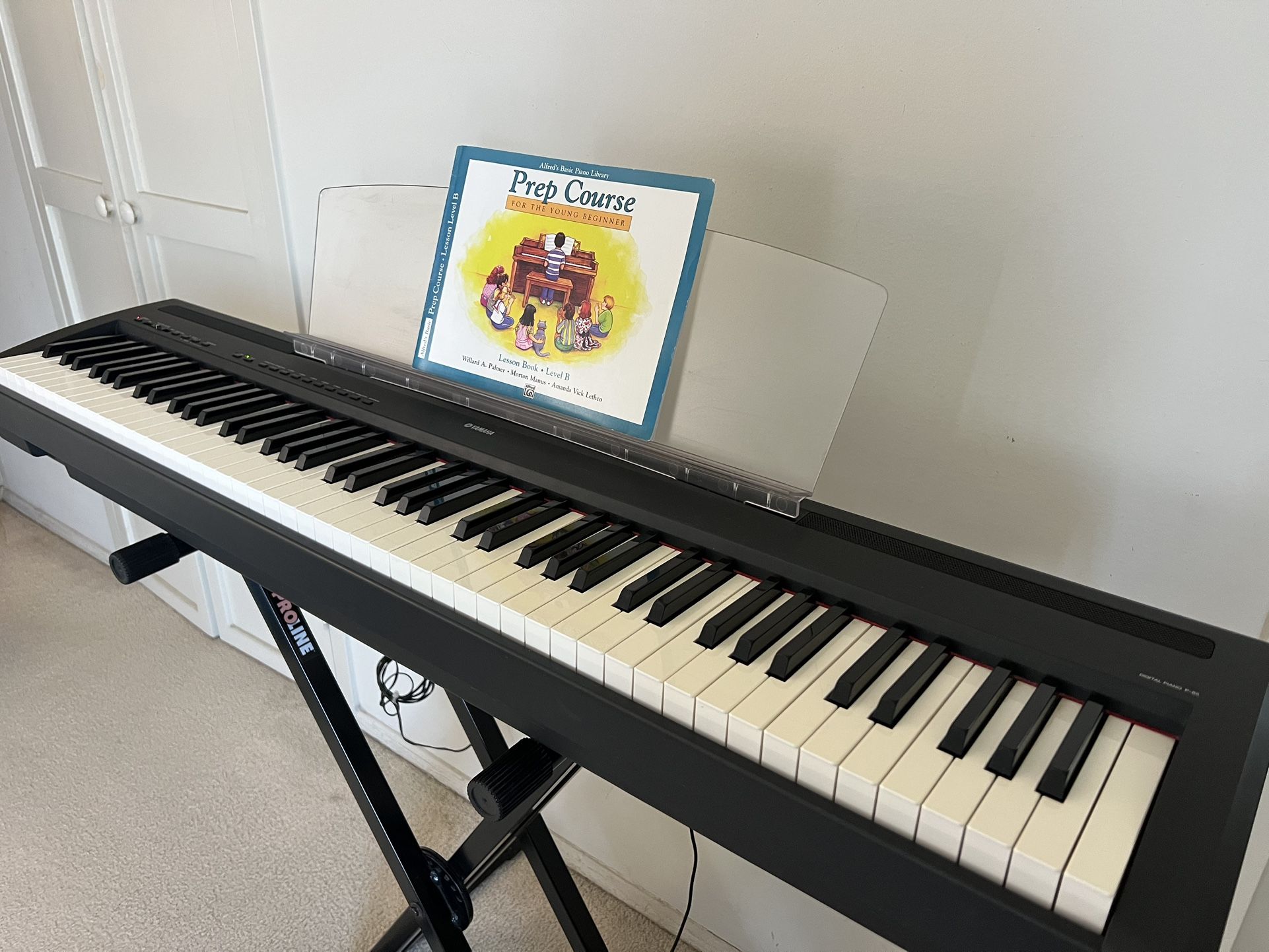 Yamaha P-85