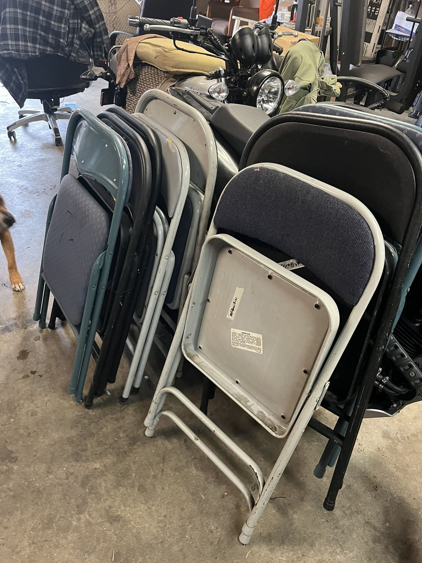 8 Folding Chairs