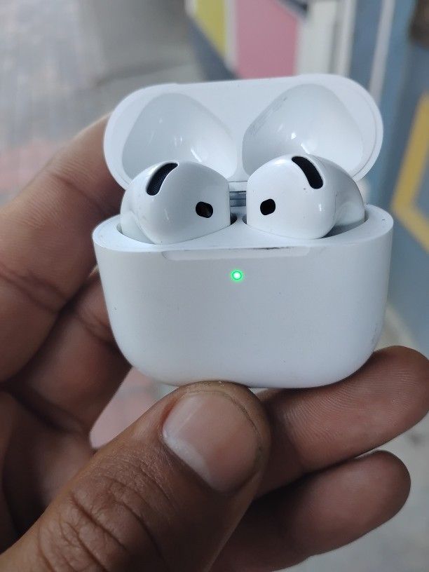 Apple Air Pod 4s