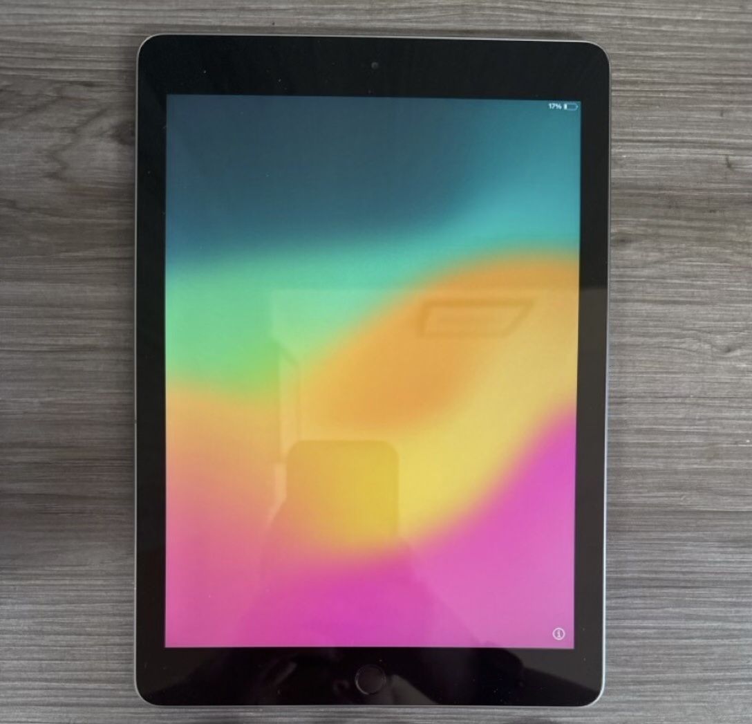 iPad 6 Generation With Charger