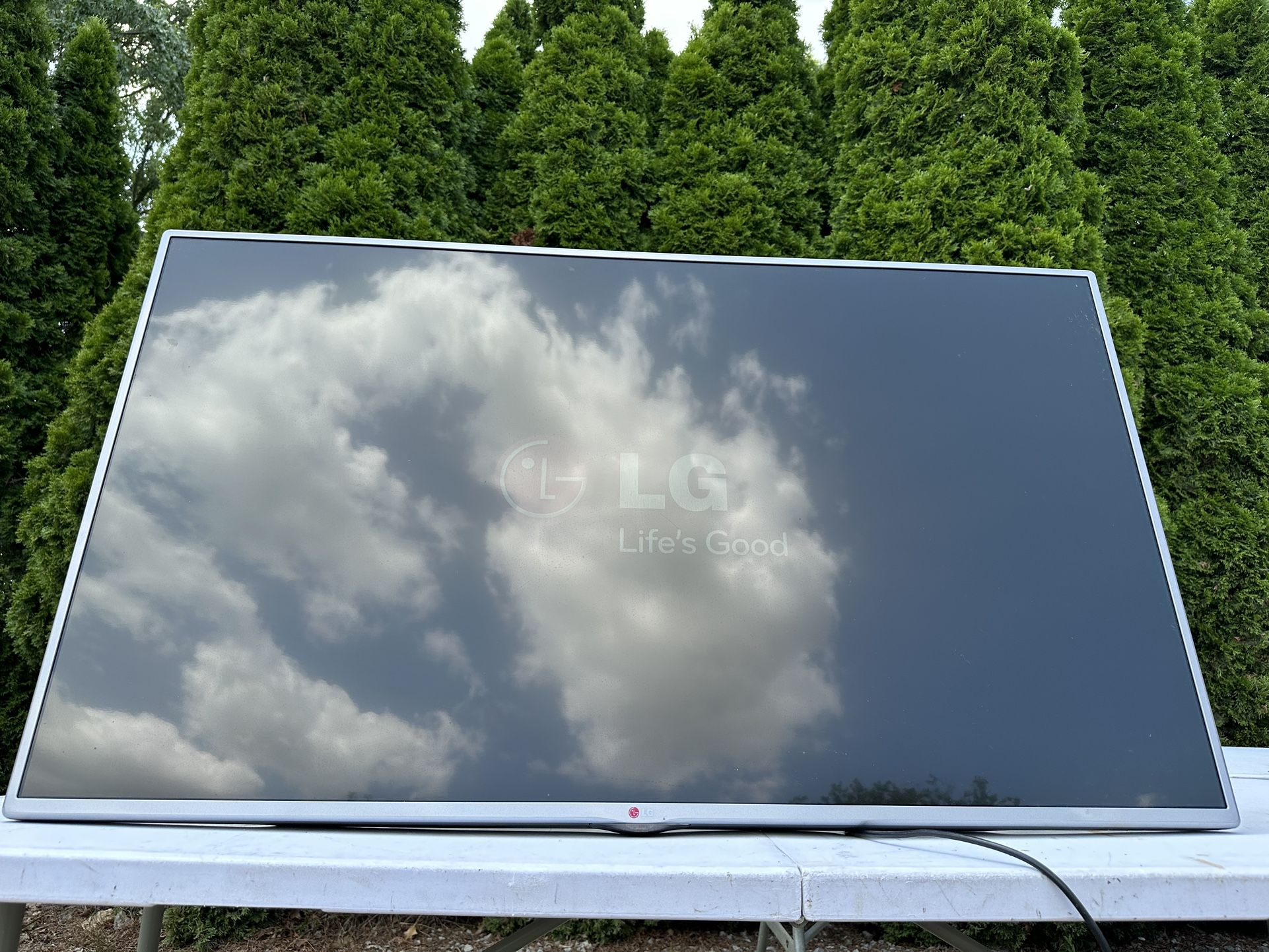 LG 55 inch LED TV 55LB5900, No remote, Wall Mount, Tested- Works