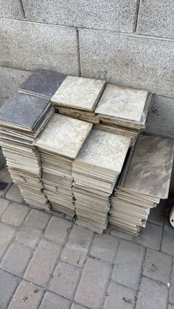 Tile 6”/6” around 450 Pcs