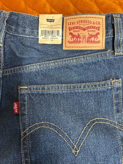 Levi’s mommy jeans
