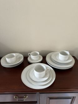 Dinnerware Set