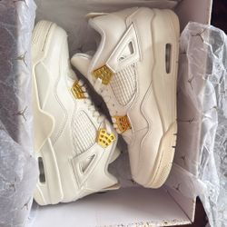 JORDAN 4 Metallic Gold Sz 9 Women 