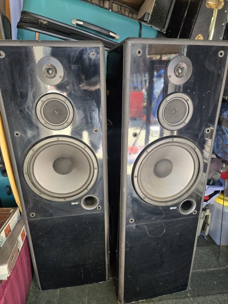 Yamaha Speakers Front140w-2rear 30watt- Center 40 Watt Sound Dolby Digital EQCD Speaker Audiophile Vintage Stereo