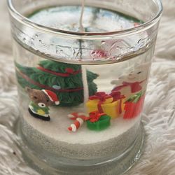 New handmade Christmas candle in original plastic.Nueva vela artesanal navidad preciosa en su plástico