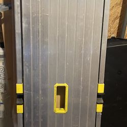 Gorilla Aluminum Platform ( Mint Condition)