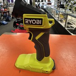 Ryobi PCL660 LED Flashlight 