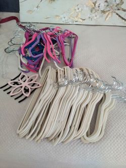 Velvet Flocked Hangers 100+ Assorted