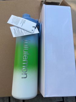lululemon Back to Life Sport Water Bottle, 24 oz (710 ml)