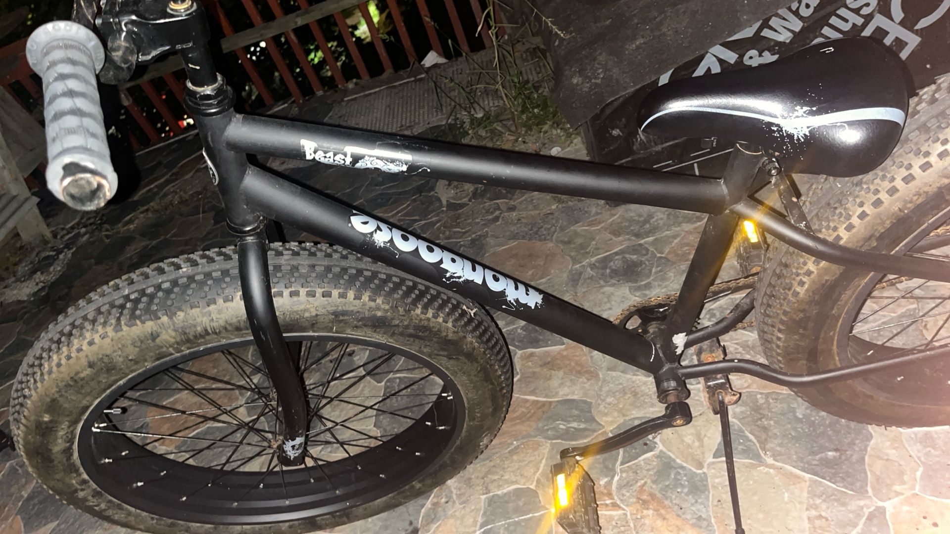 Mongoose Beast Fat Tire(26 Inch)