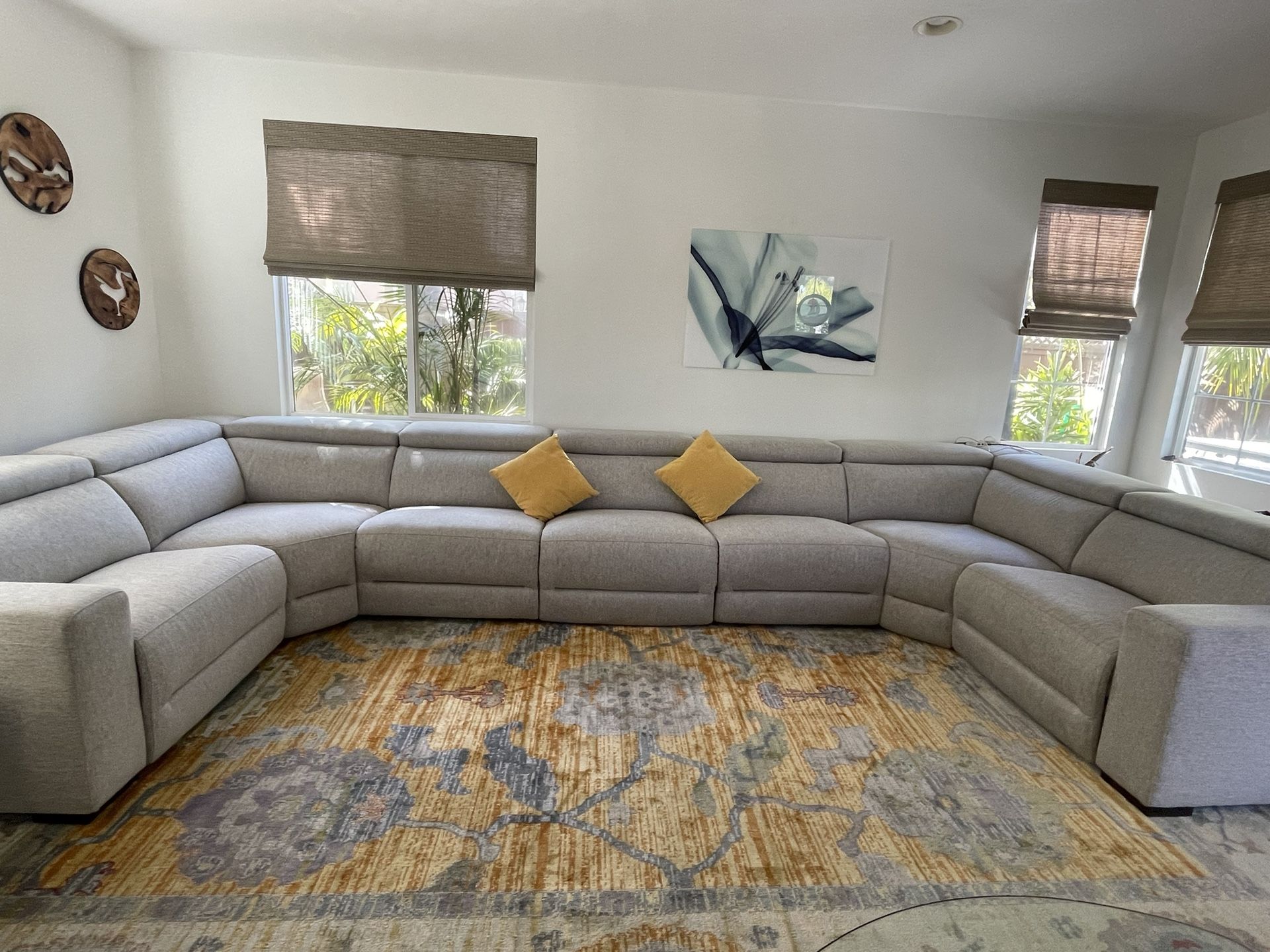 Sectional Sofa/couch