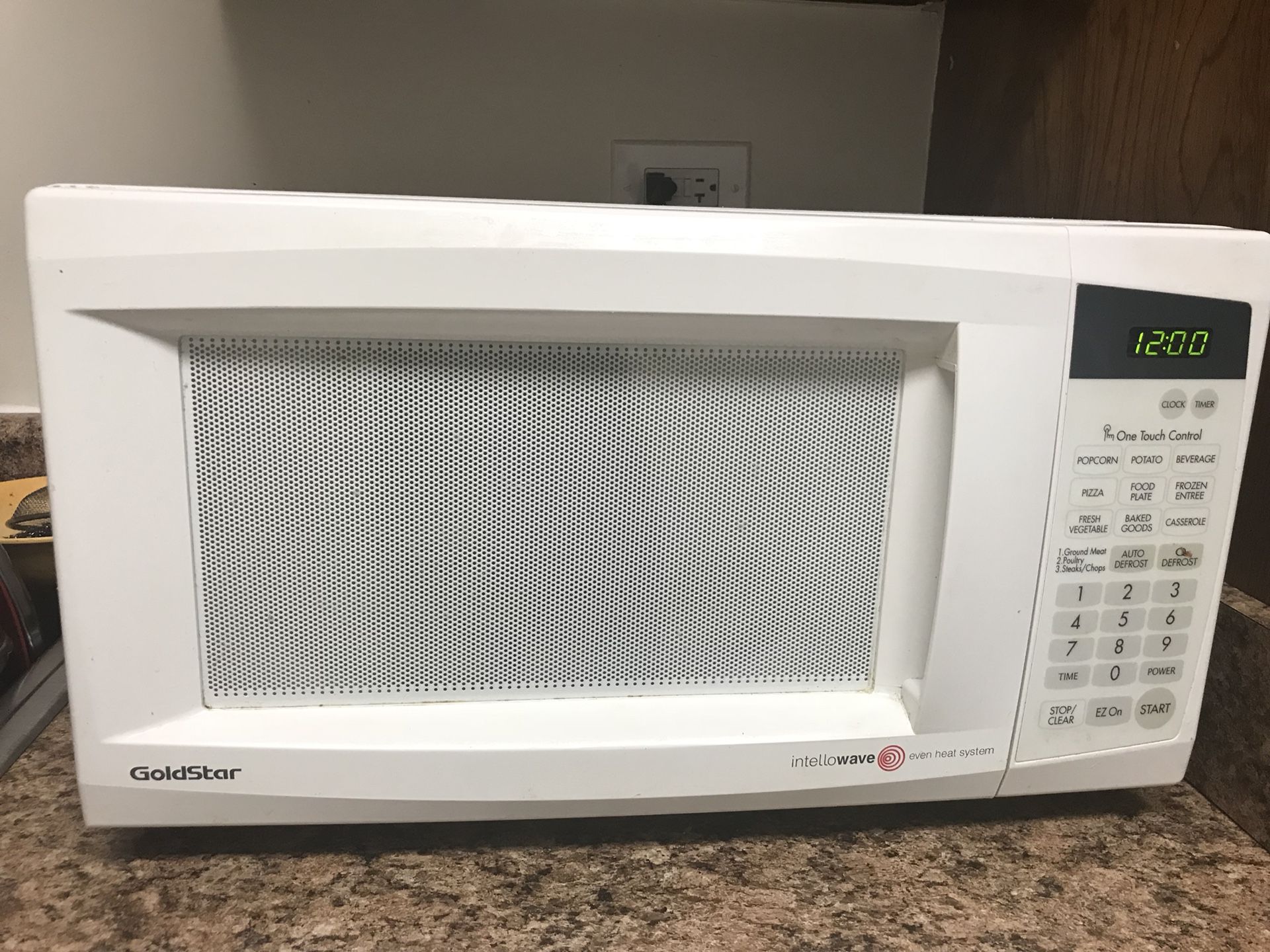 GoldStar intellowave microwave oven for Sale in Prospect Heights, IL